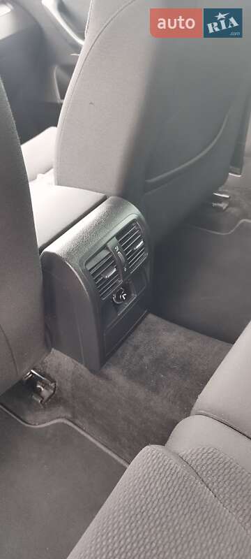 Универсал Volkswagen Passat 2010 в Киеве