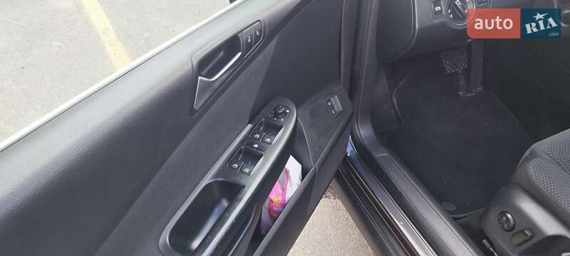 Универсал Volkswagen Passat 2010 в Киеве