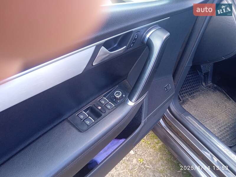 Седан Volkswagen Passat 2012 в Глухове