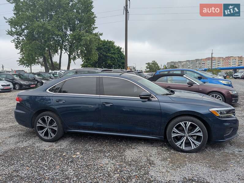 Седан Volkswagen Passat 2021 в Ровно