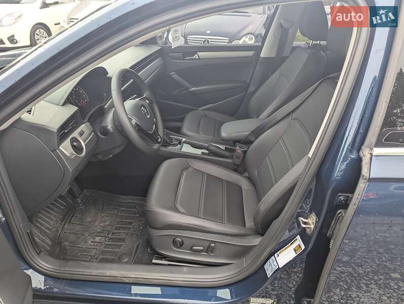 Седан Volkswagen Passat 2021 в Ровно