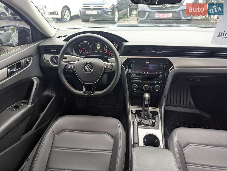 Седан Volkswagen Passat 2021 в Ровно