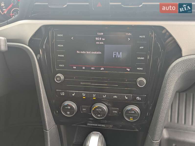 Седан Volkswagen Passat 2021 в Ровно