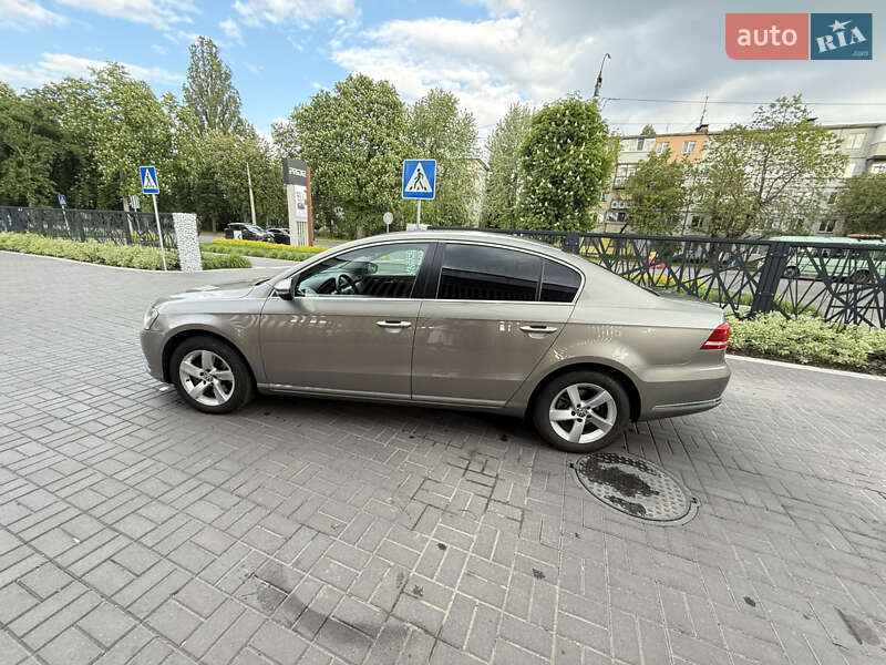 Седан Volkswagen Passat 2013 в Черкассах
