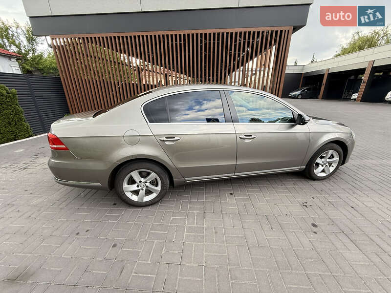 Седан Volkswagen Passat 2013 в Черкассах