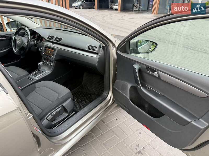 Седан Volkswagen Passat 2013 в Черкассах