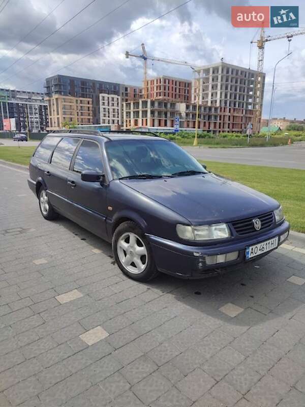 Універсал Volkswagen Passat 1996 в Ужгороді