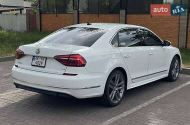 Седан Volkswagen Passat 2017 в 