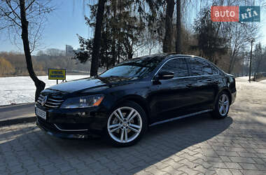 Седан Volkswagen Passat 2014 в Черновцах