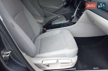 Седан Volkswagen Passat 2015 в 