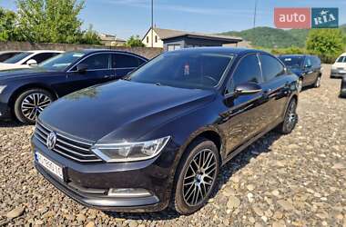 Седан Volkswagen Passat 2015 в Хусте