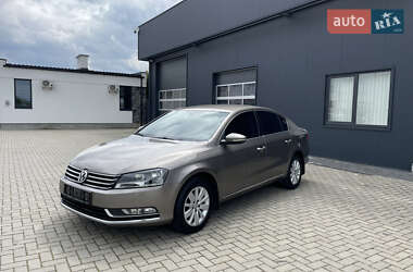 Седан Volkswagen Passat 2011 в 