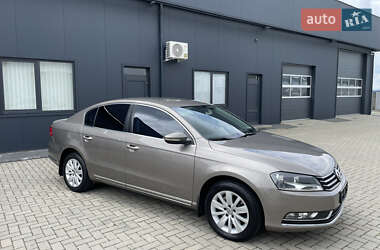 Седан Volkswagen Passat 2011 в 