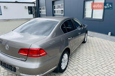 Седан Volkswagen Passat 2011 в 