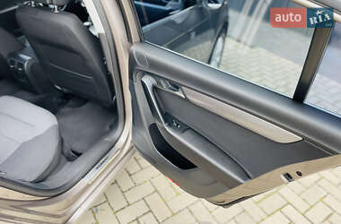 Седан Volkswagen Passat 2011 в 