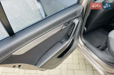 Седан Volkswagen Passat 2011 в 