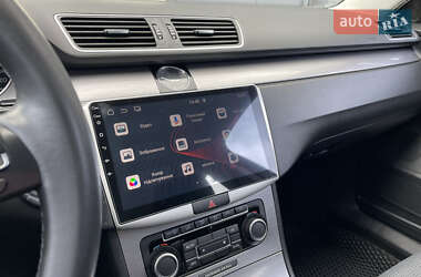 Седан Volkswagen Passat 2011 в 