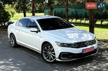 Седан Volkswagen Passat 2020 в 