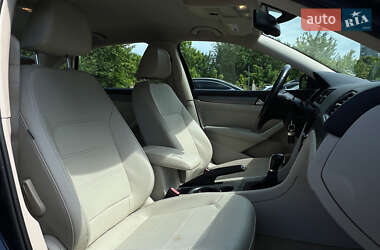 Седан Volkswagen Passat 2013 в 