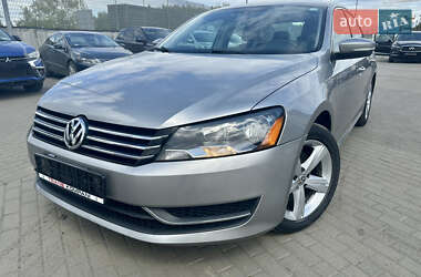 Седан Volkswagen Passat 2013 в Львове
