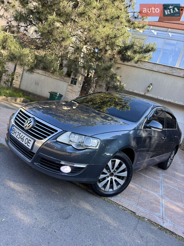 Седан Volkswagen Passat 2010 в 
