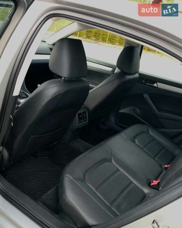 Седан Volkswagen Passat 2013 в Александрие