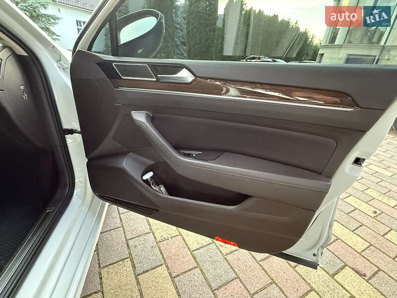 Седан Volkswagen Passat 2016 в Мукачево