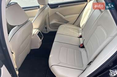 Седан Volkswagen Passat 2017 в 