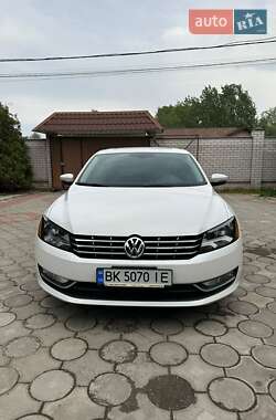 Седан Volkswagen Passat 2015 в Днепре