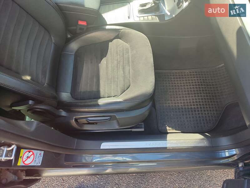Універсал Volkswagen Passat 2013 в Львові