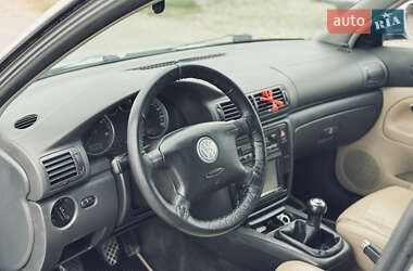 Седан Volkswagen Passat 2004 в 