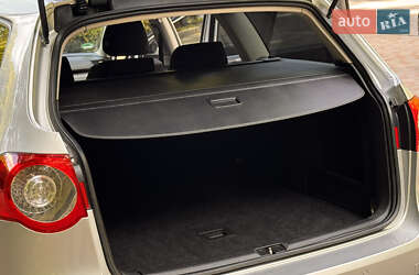 Универсал Volkswagen Passat 2010 в 