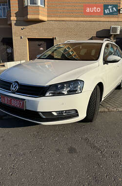 Універсал Volkswagen Passat 2011 в Одесі
