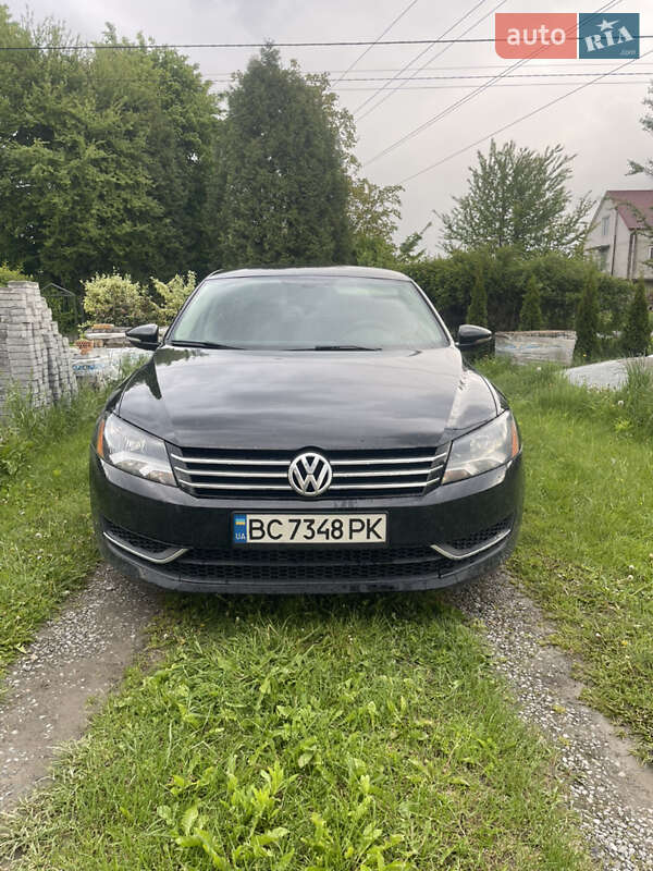 Седан Volkswagen Passat 2012 в Львове