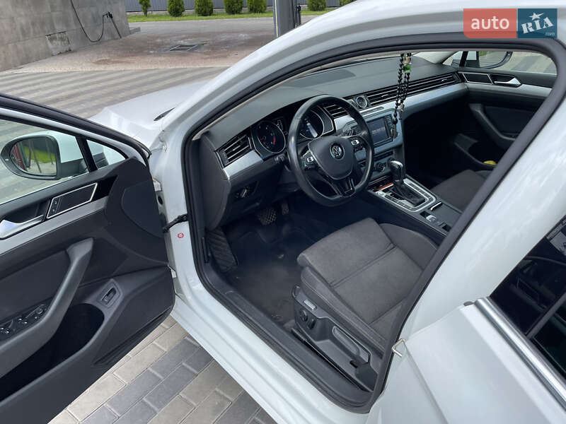 Універсал Volkswagen Passat 2015 в Києві