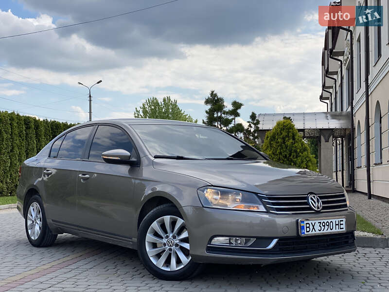 Седан Volkswagen Passat 2011 в Дунаївцях
