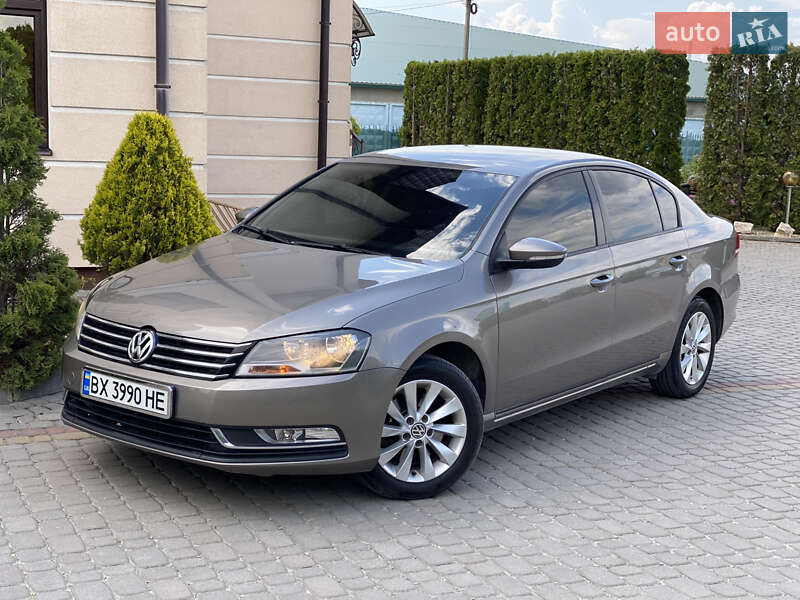 Седан Volkswagen Passat 2011 в Дунаївцях