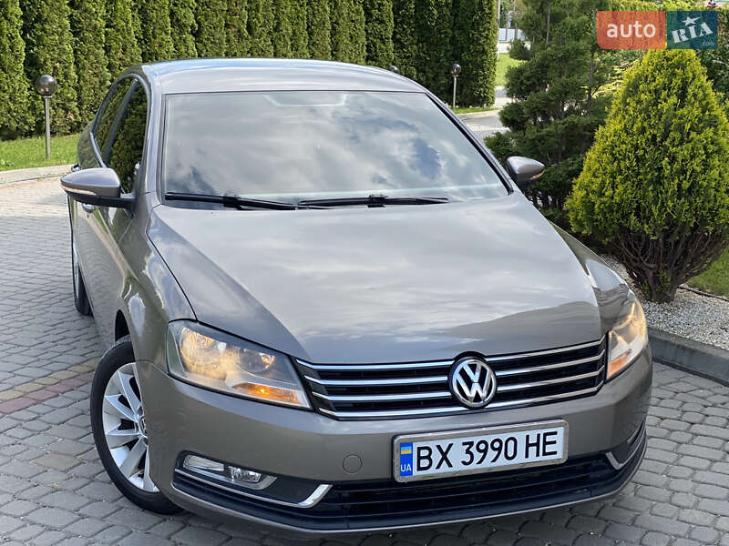 Седан Volkswagen Passat 2011 в Дунаївцях