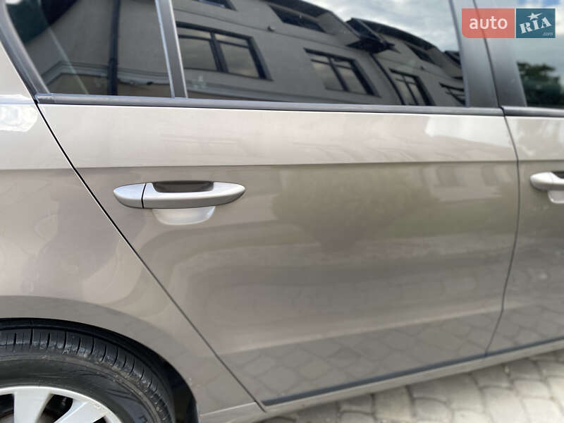 Седан Volkswagen Passat 2011 в Дунаївцях