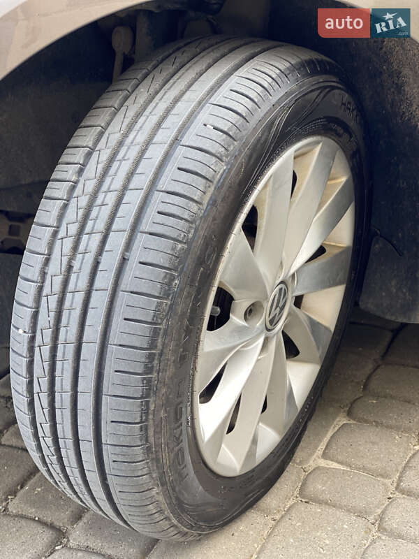 Седан Volkswagen Passat 2011 в Дунаївцях