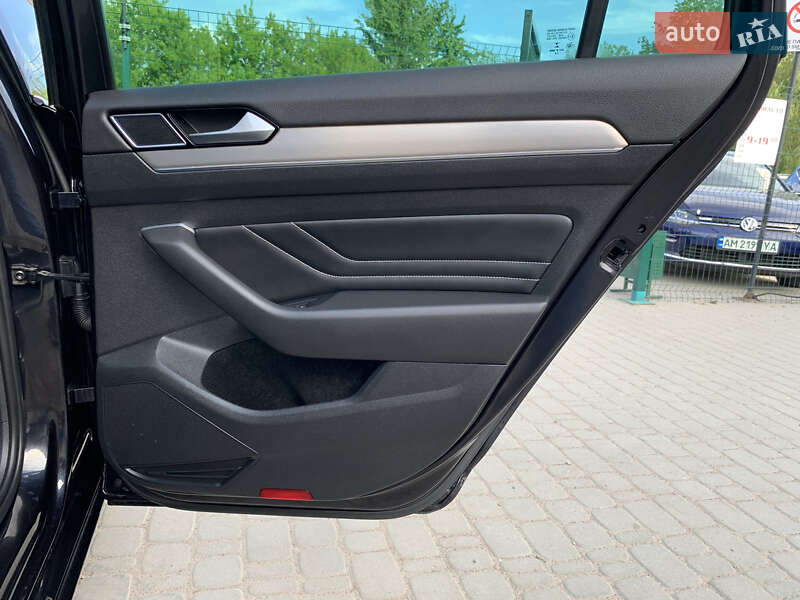 Універсал Volkswagen Passat 2021 в Бердичеві