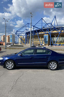 Седан Volkswagen Passat 2005 в 
