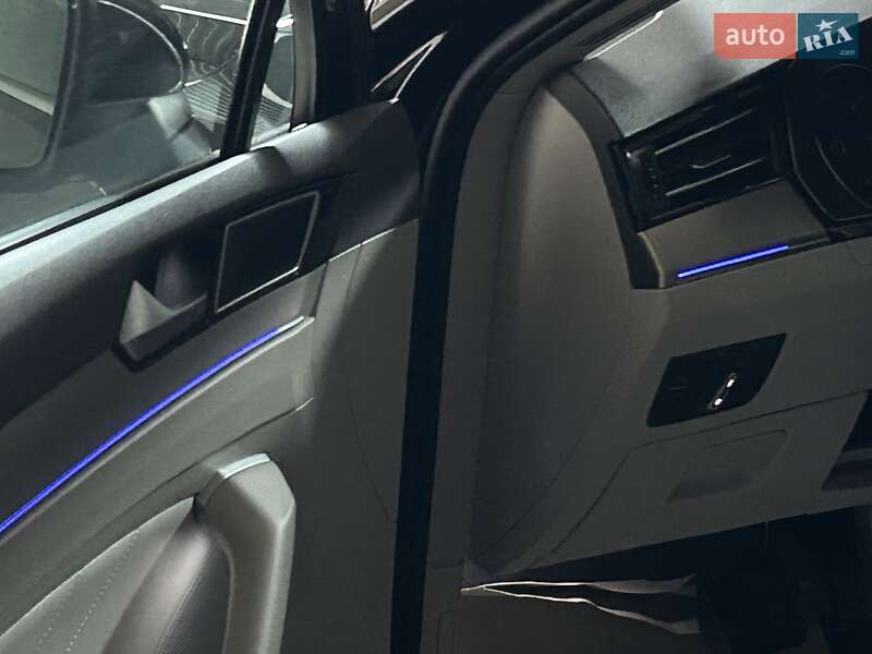 Седан Volkswagen Passat 2020 в Львове