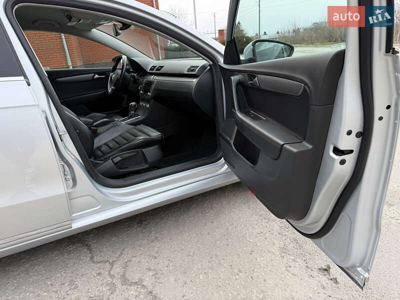 Універсал Volkswagen Passat 2012 в Кременці