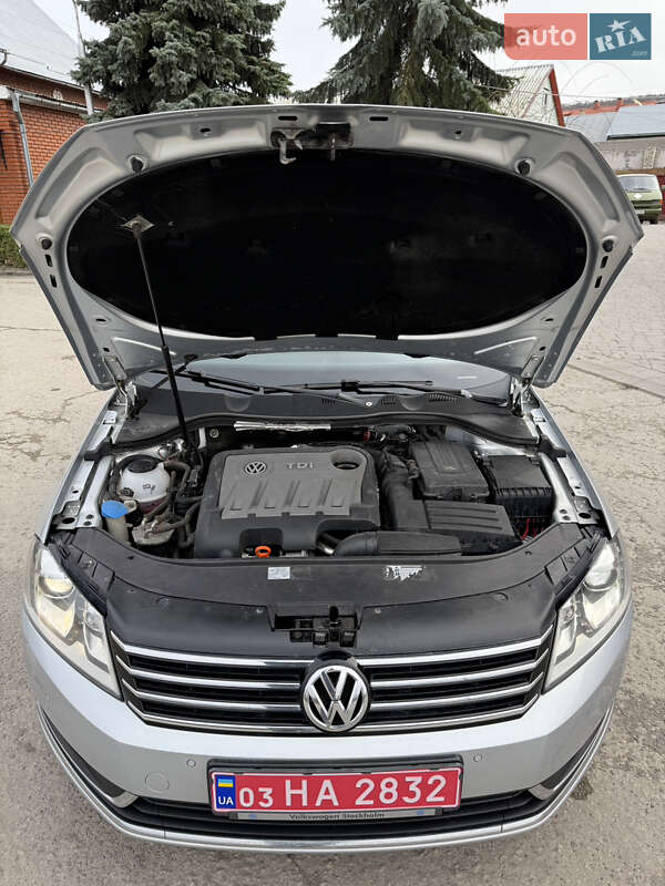 Універсал Volkswagen Passat 2012 в Кременці