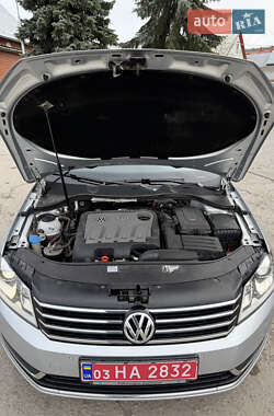Універсал Volkswagen Passat 2012 в 