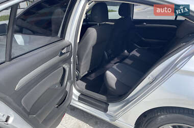 Седан Volkswagen Passat 2015 в 