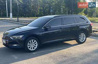 Універсал Volkswagen Passat 2015 в Краматорську