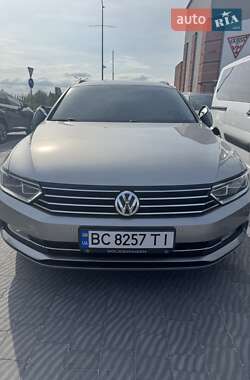 Універсал Volkswagen Passat 2015 в Львові