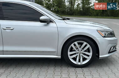 Седан Volkswagen Passat 2017 в 